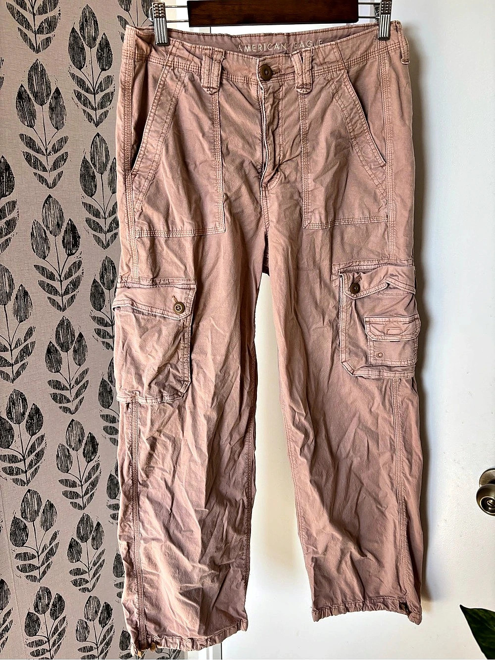 Pink AE baggy jogger wide leg Cargo Pants in Pink Size Medium